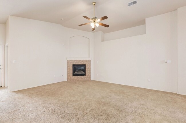 Building Photo - Nice Large Home in Sonoma Ranch—-Will go f...