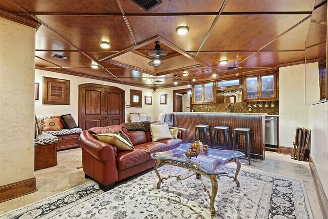 Building Photo - 3543 Rosedale St