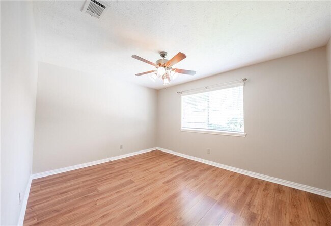 Building Photo - 9107 Pine Stream Ct