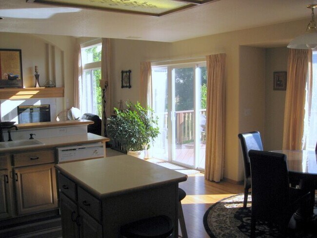 Building Photo - Gorgeous 4BR Broomfield Home with large deck and fenced yard