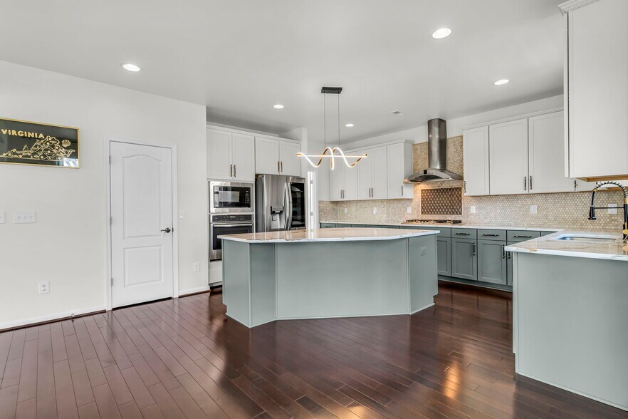 Building Photo - 42522 Stratford Landing Dr