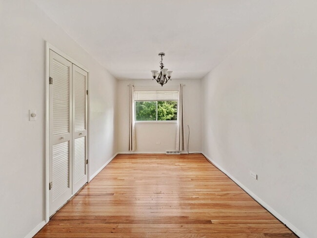Building Photo - 189 S Park Blvd