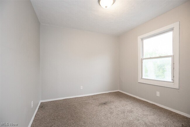 Building Photo - 3409 W 86th St