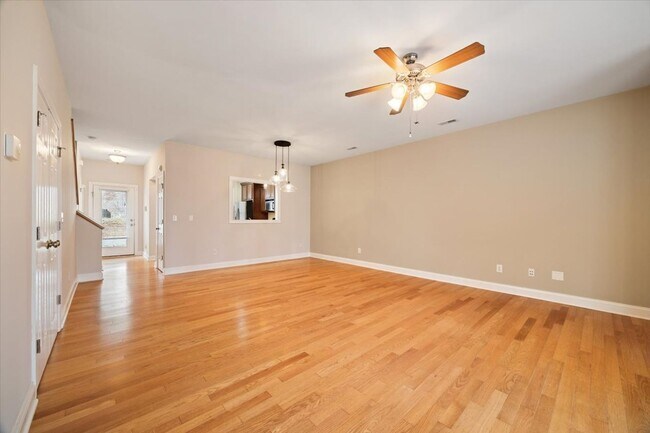 Building Photo - 1938 Tudor Court