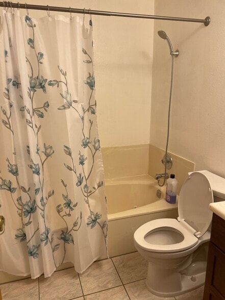 Building Photo - 6649 W Tropicana Ave