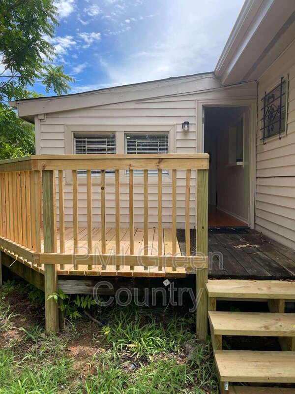 Building Photo - 5430 N Frankfort Pl