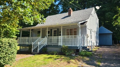 Building Photo - 15 Stock Pl