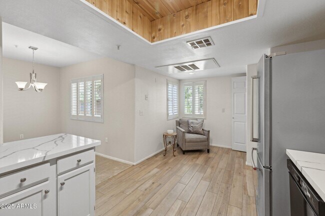 Building Photo - 9736 N 95th St