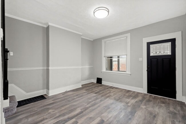 Building Photo - Gorgeous 3 bedroom home in Brookline avail...