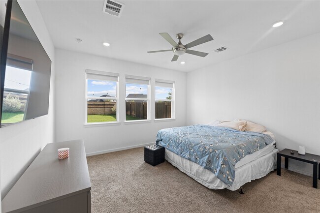 Building Photo - 21730 Heather Elm Dr