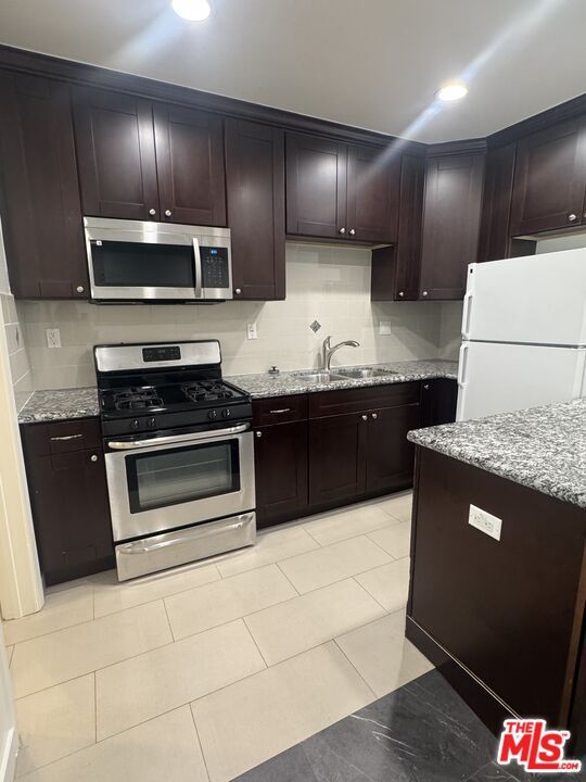 Building Photo - 133 Crescent Dr