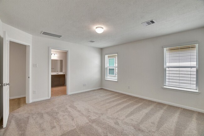 Building Photo - 18214 Sessile Oak Dr
