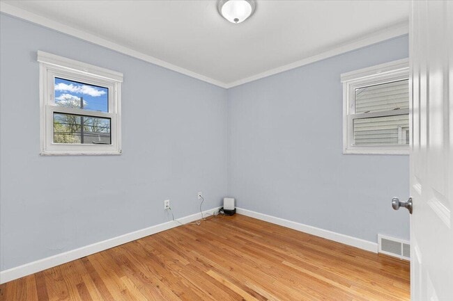 Building Photo - 2236 Tyler Ave