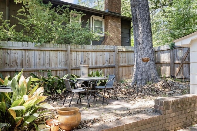 Building Photo - 1547 Fountain Ridge Rd