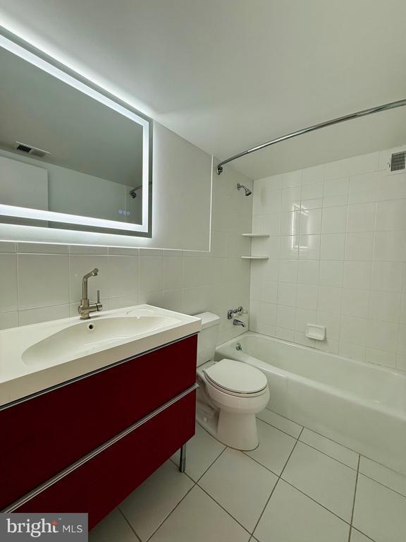 Building Photo - 2300 Riddle Ave