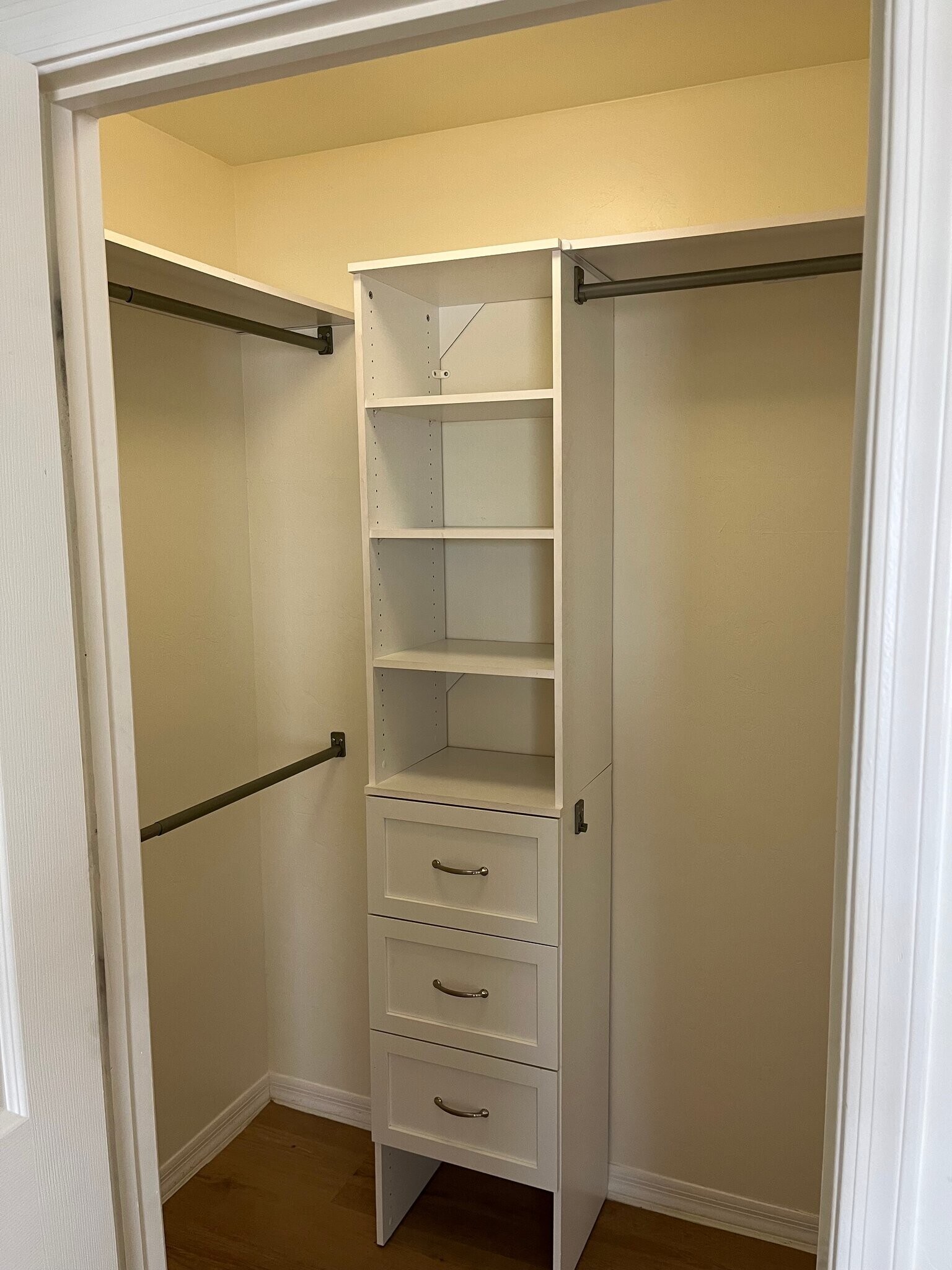 Building Photo - 10437 S Painted Mare Dr