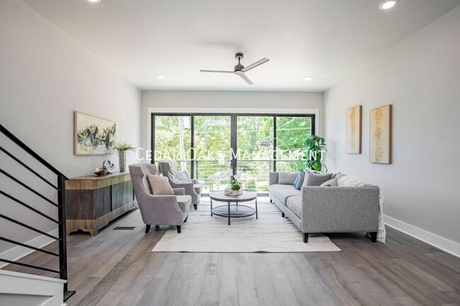 Building Photo - 118 E Mountain St