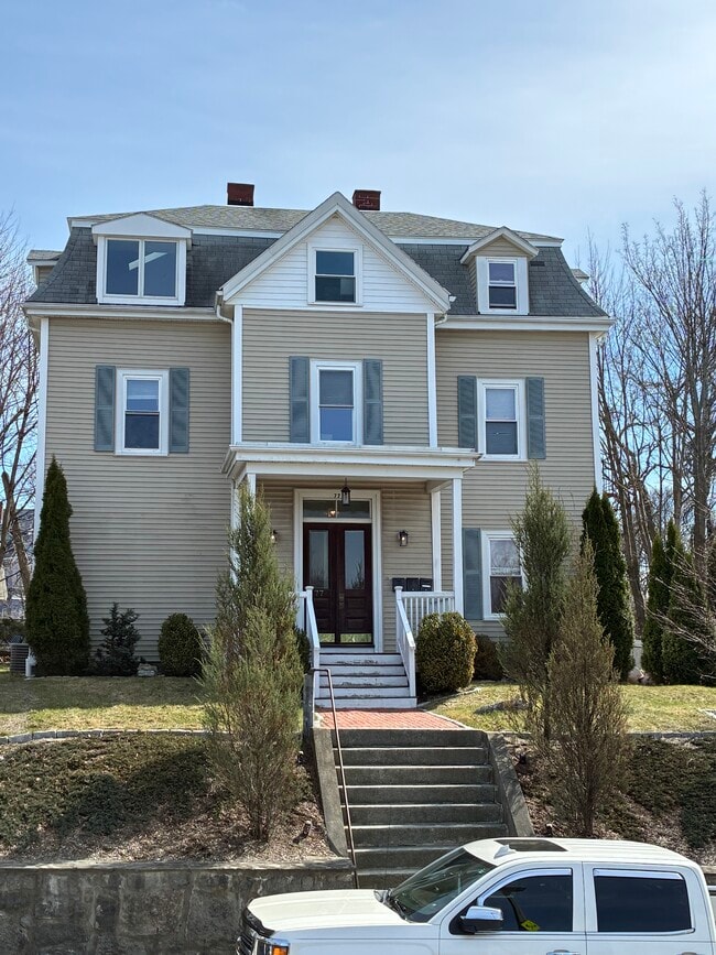 Building Photo - 77 King St