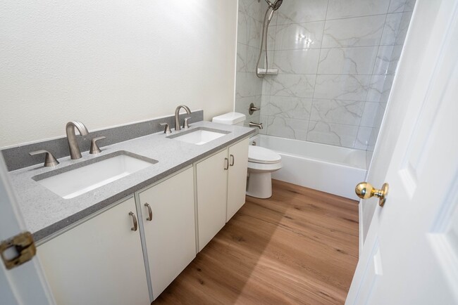 Building Photo - 8121 San Antonio St