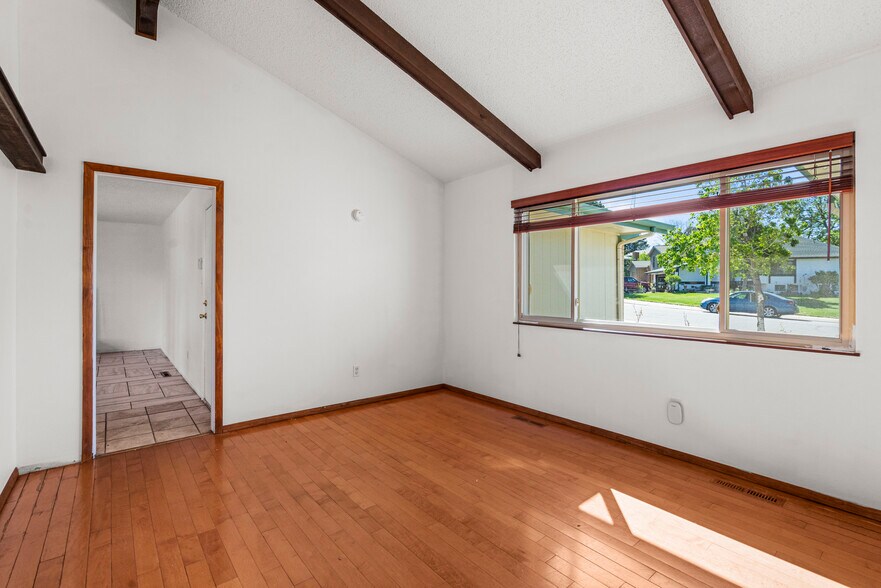 Building Photo - 5916 Wolf Creek Pl