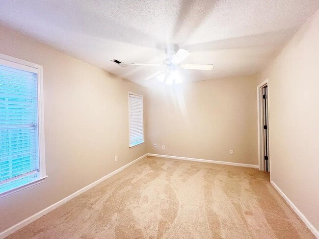 Building Photo - 312 Golden Leaf Ln