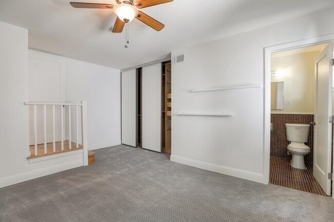 Building Photo - Charming 3 Bedroom and 2 Bath Home in Glen...