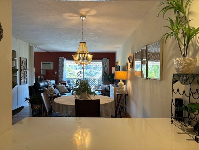 Building Photo - Fully Furnished 2 Bed / 1 Bath Condo Near Downtown La Mesa