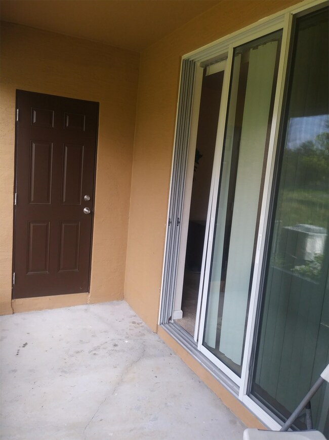 Building Photo - 1438 Chelsea Dr