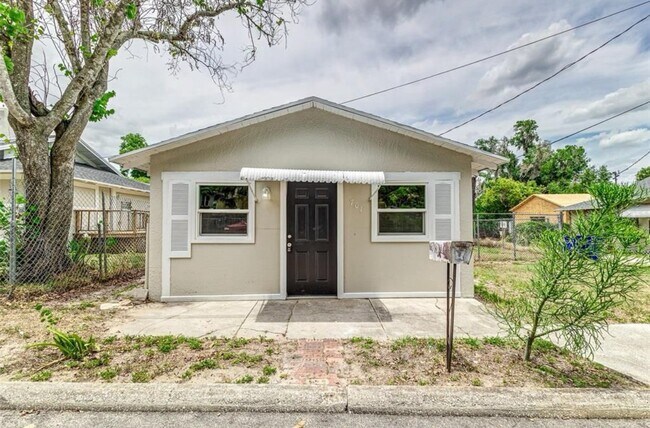 Primary Photo - 701 N Vermont Ave