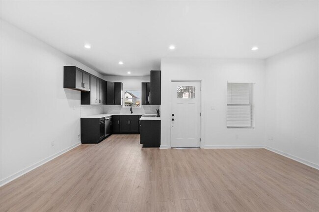 Building Photo - 9730 Tuffly St