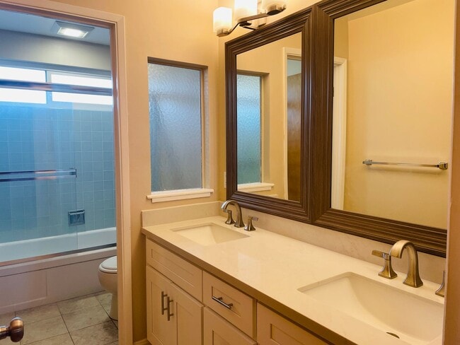 Building Photo - Beautiful 3bed/2ba house on Cul-de-sac. Great location with Cupertino Schools.