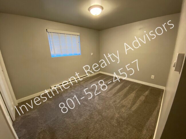 Building Photo - 1134 E 500 S
