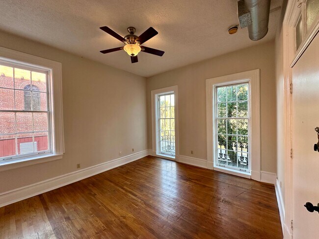 Building Photo - 217 Abercorn St