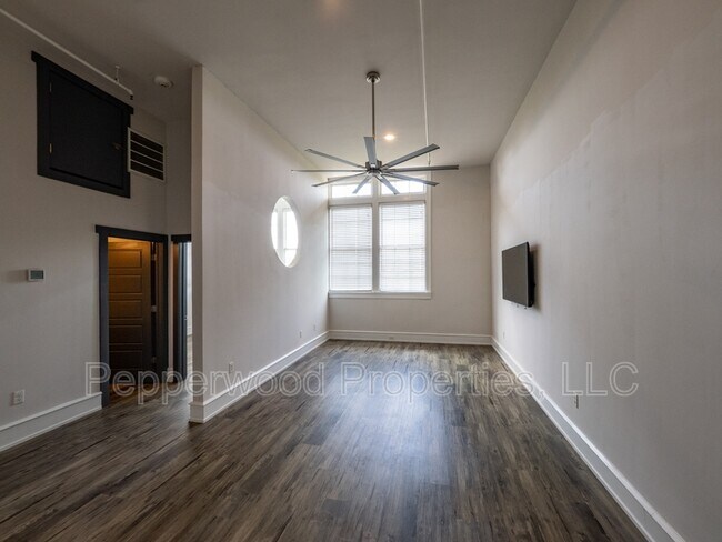 Building Photo - 600 Magnolia St