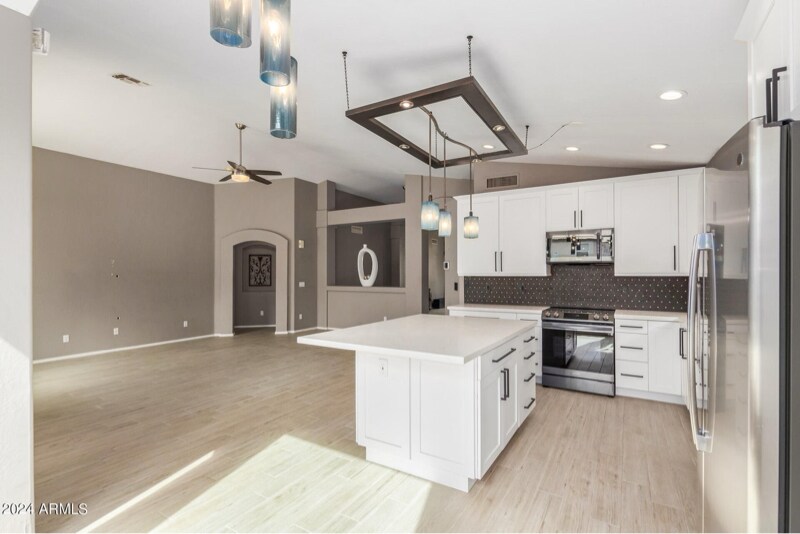 Building Photo - 1505 E Wahalla Ln