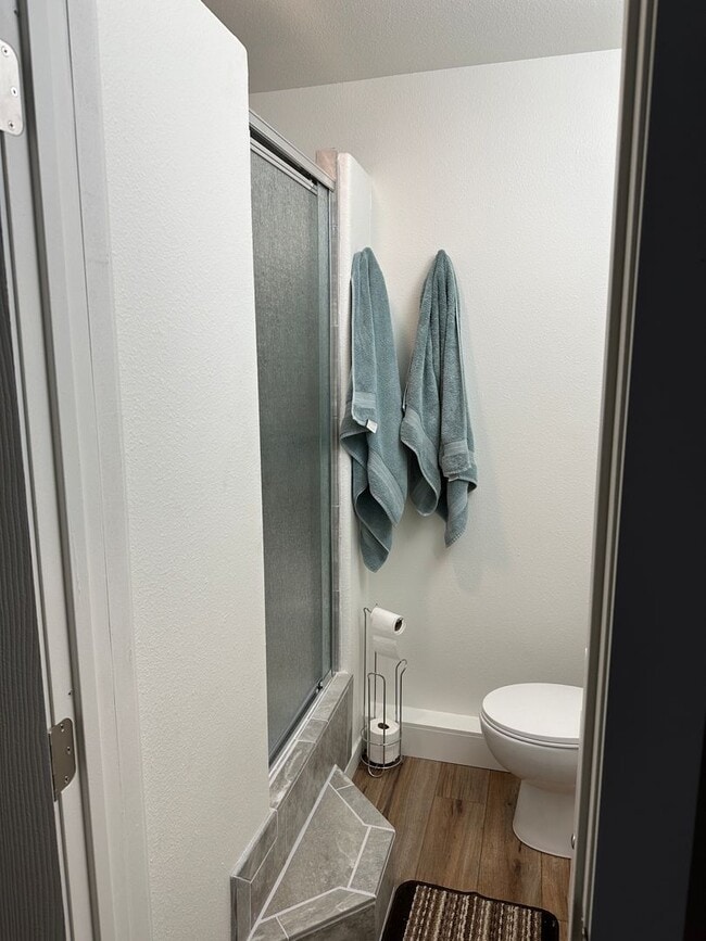 Building Photo - Ranch Living! Large 2 Bedroom/2 Bath