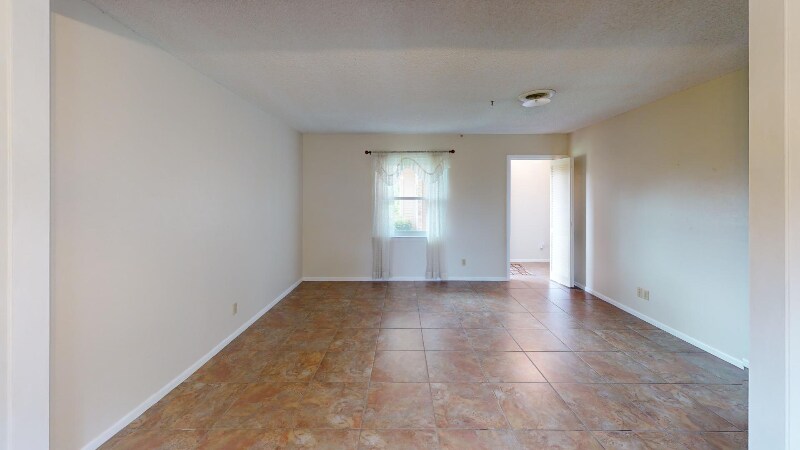 Building Photo - 203 Mesa Dr