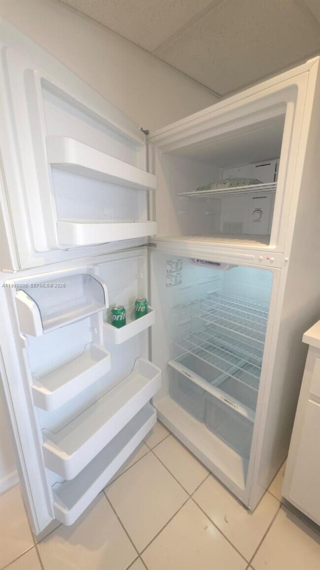 Building Photo - 2350 NE 135th St