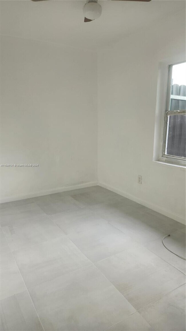 Building Photo - 1049 NW 95th St