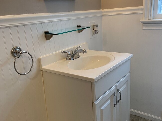 Building Photo - 525 Hilton Dr