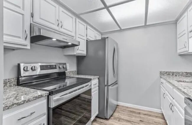 Building Photo - 602 78th Ave NE