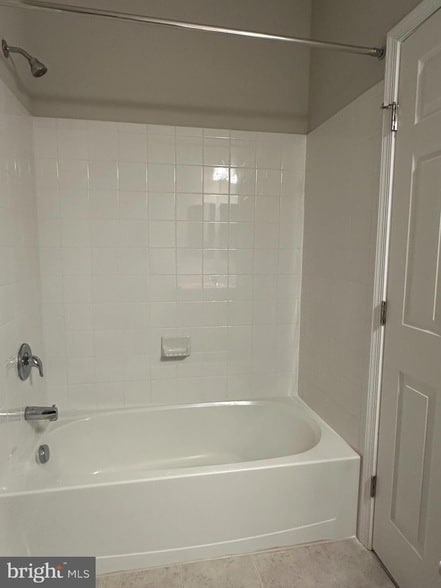 Building Photo - 707 McComb Pl