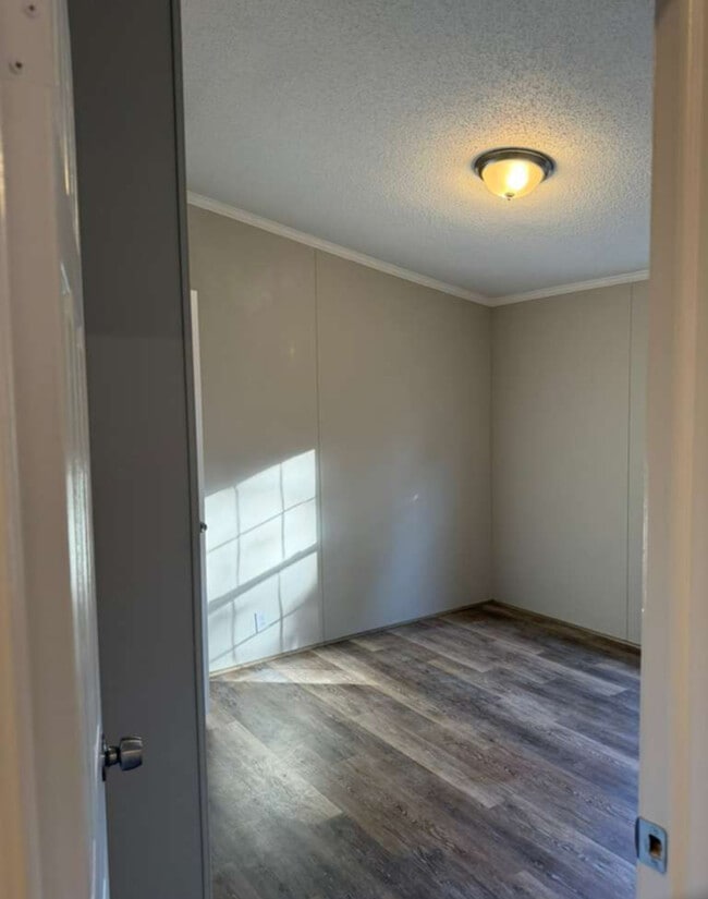 Building Photo - 379 Brookside Dr