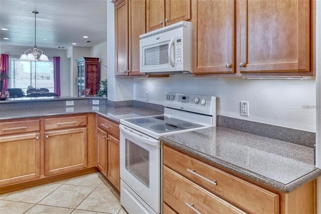 Building Photo - 2310 Palm Tree Dr