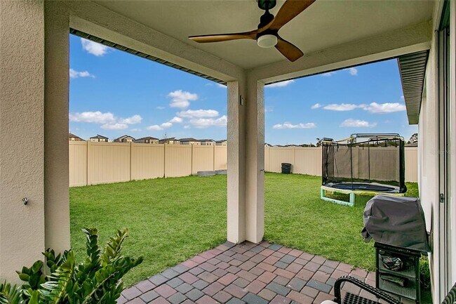 Building Photo - 527 Amadoras Wy