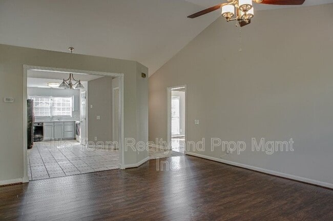 Building Photo - 2132 Mallard Woods Pl