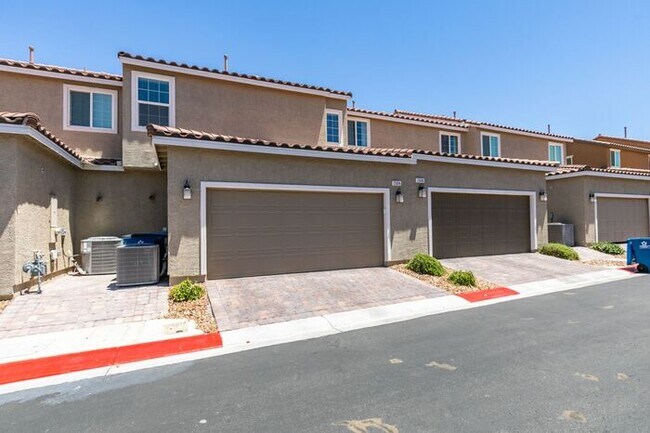 Building Photo - Bright & Spacious 3-Bedroom Home in Inspirada