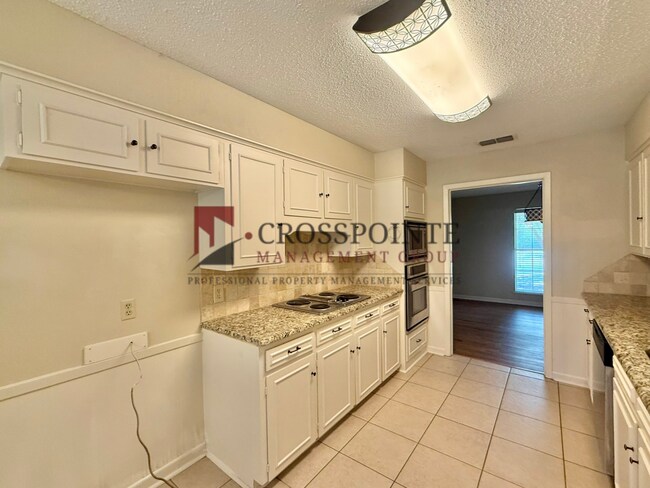 Building Photo - Wonderful updated home near UT Tyler, Available!