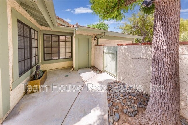 Building Photo - 26076 Viento Ct