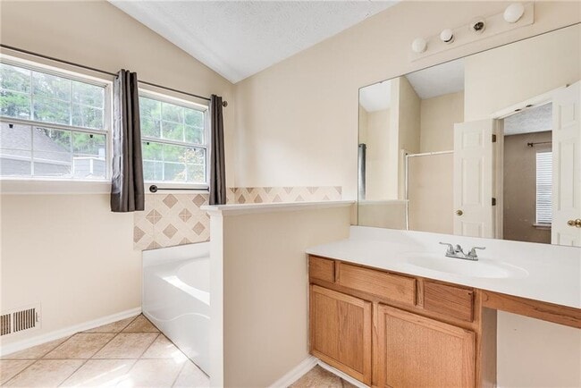 Building Photo - 3174 Benthollow Ln